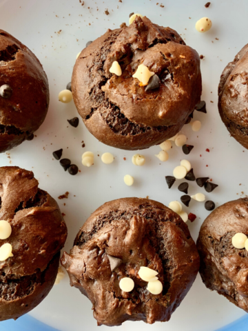 White choco chip muffins