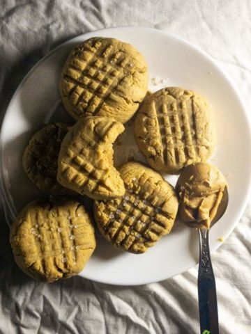 Thick Peanut Butter Cookies