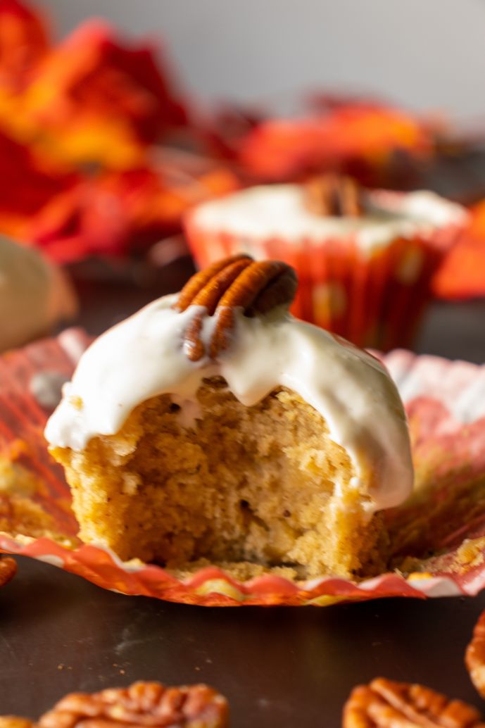 Old-Fashioned Apple Pecan Cupcakes