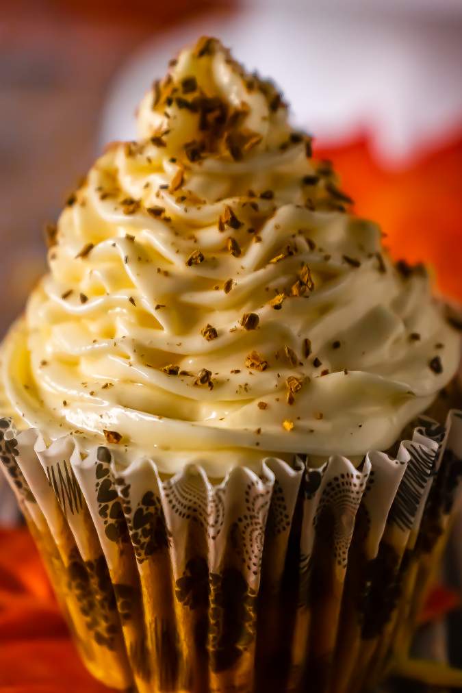 pumpkin spice cupcakes with cream cheese frosting
