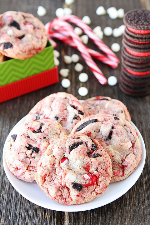 oreo peppermint cookies arranged in a round serving platter