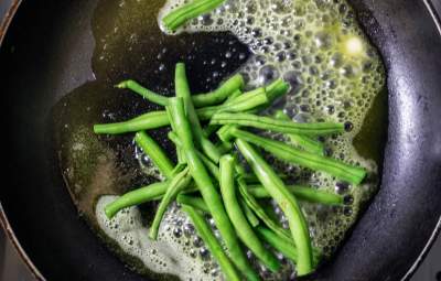 Sauteeing the Green Beans