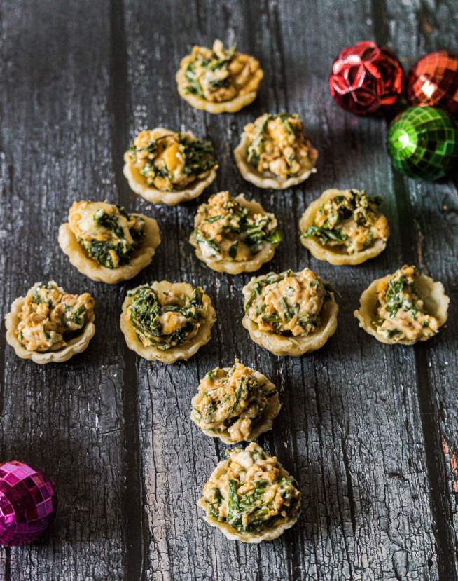 Cheesy Spinach Dip Puff Bites - Easy and Cute Christmas Appetizer