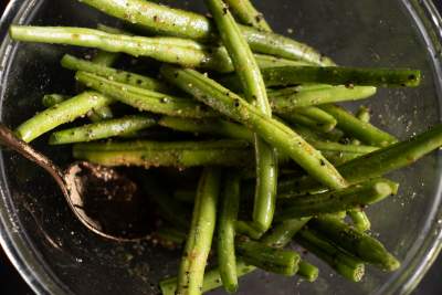 green beans tossed with oil