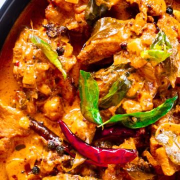 malabar chicken curry with curry leaves and dried red ch