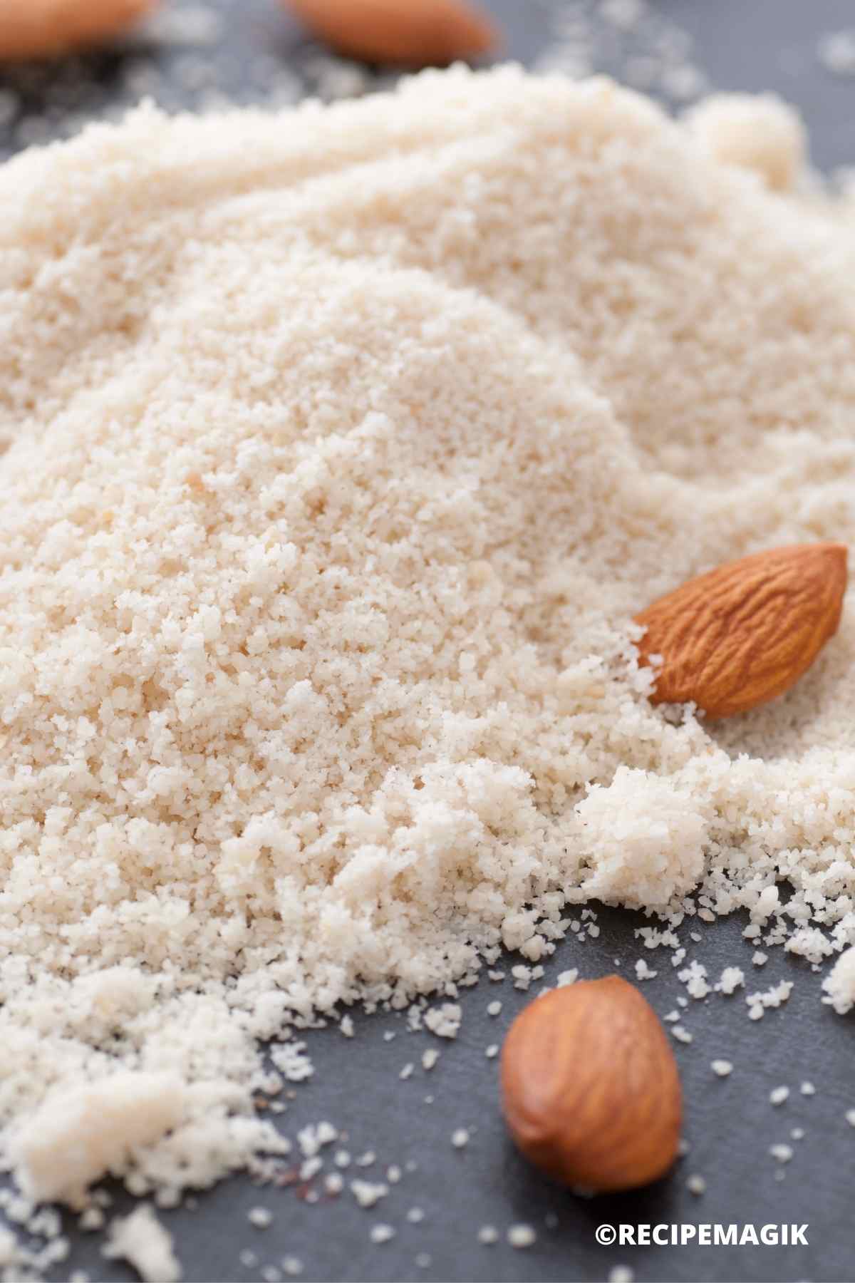 almond flour with almonds