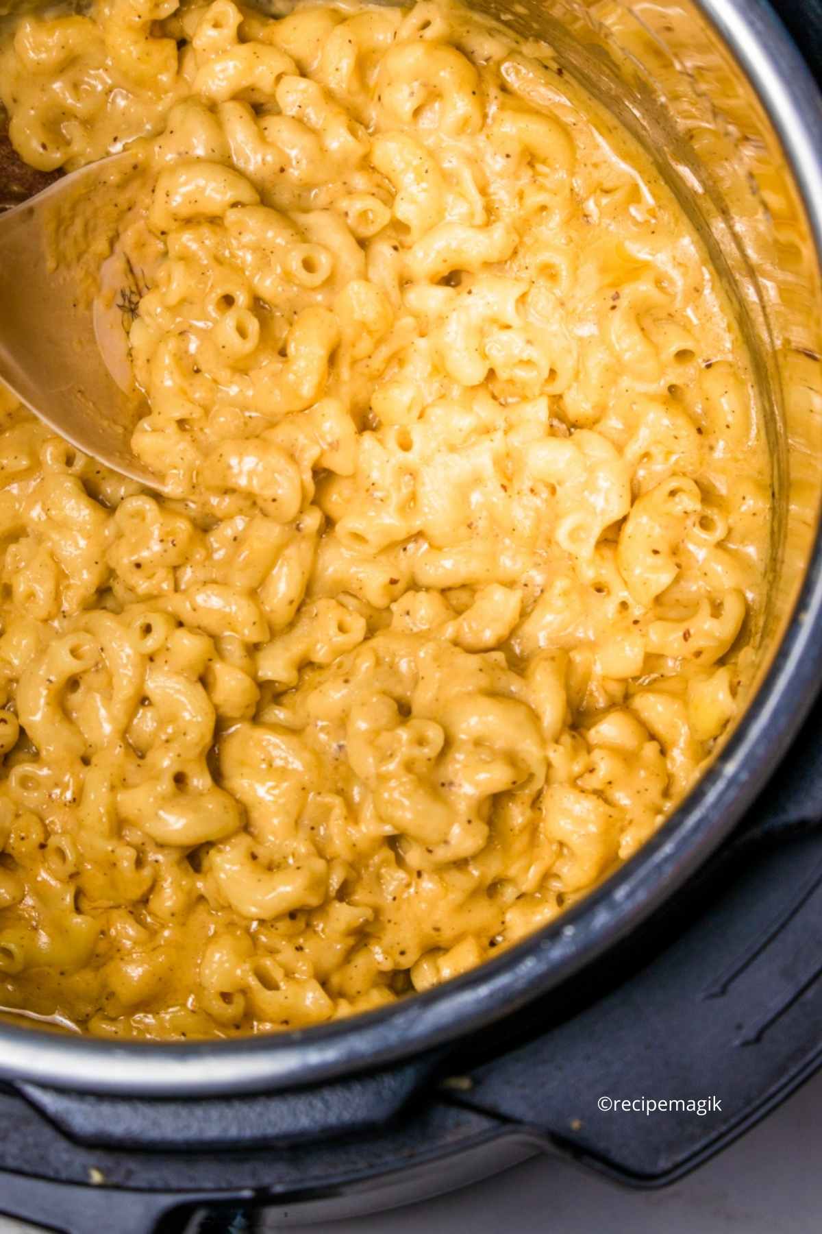 Instant Pot Mac and Cheese with spatula