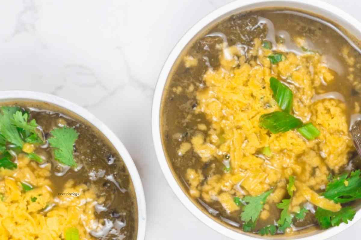 Easy Black Bean and Spinach Soup in Crock Pot