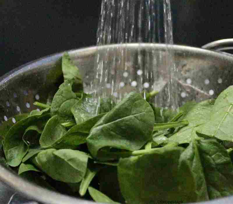 washing spinach