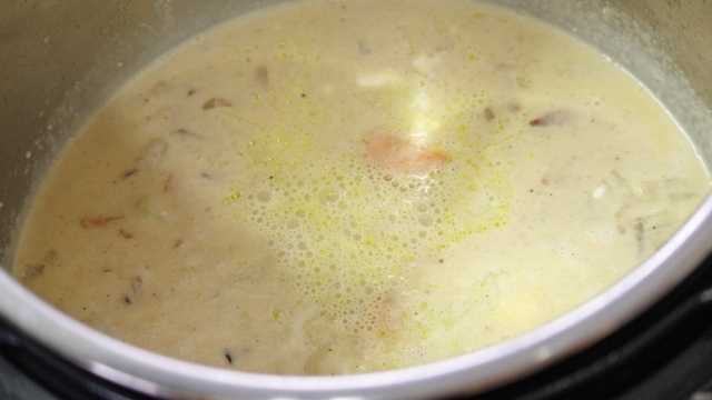 making chicken pot pie soup