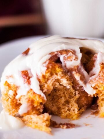 pumpkin cinnamon rolls with soft center