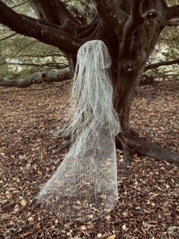 spooky halloween outdoor decor